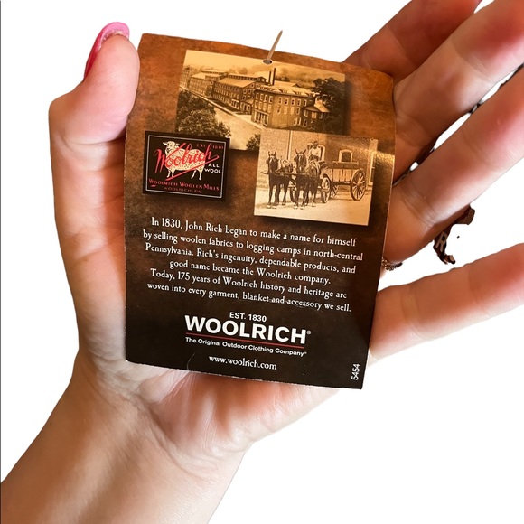 NWT Men’s Woolrich Button down size Medium - Picture 7 of 7